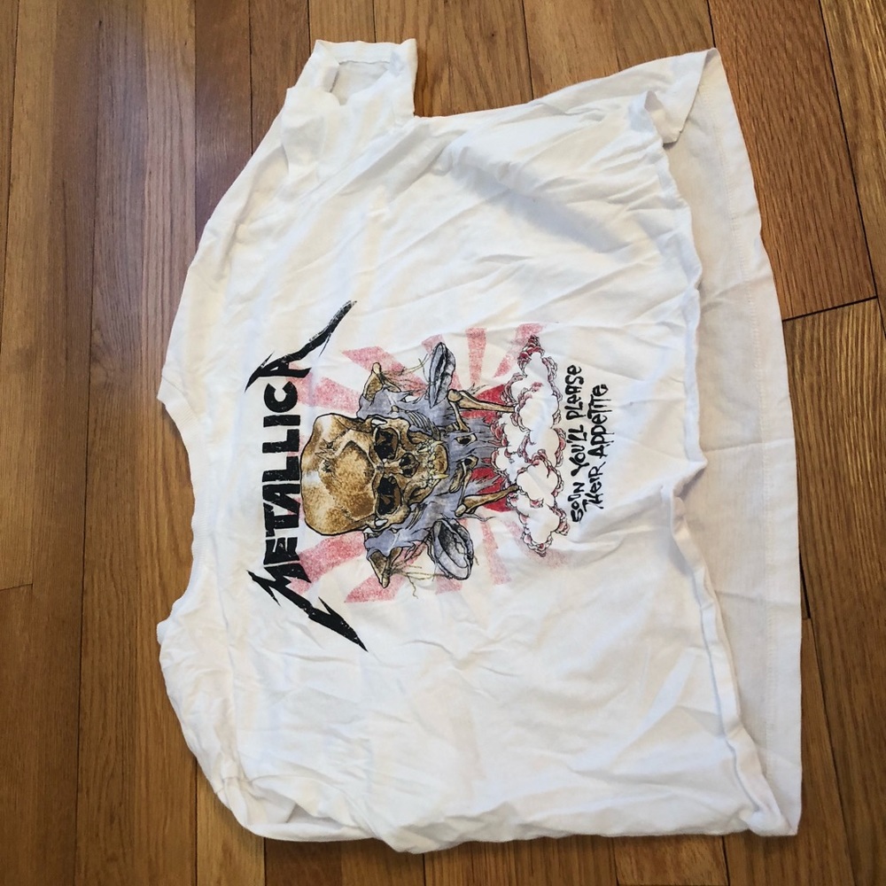 H & M Metallica Crop top tee